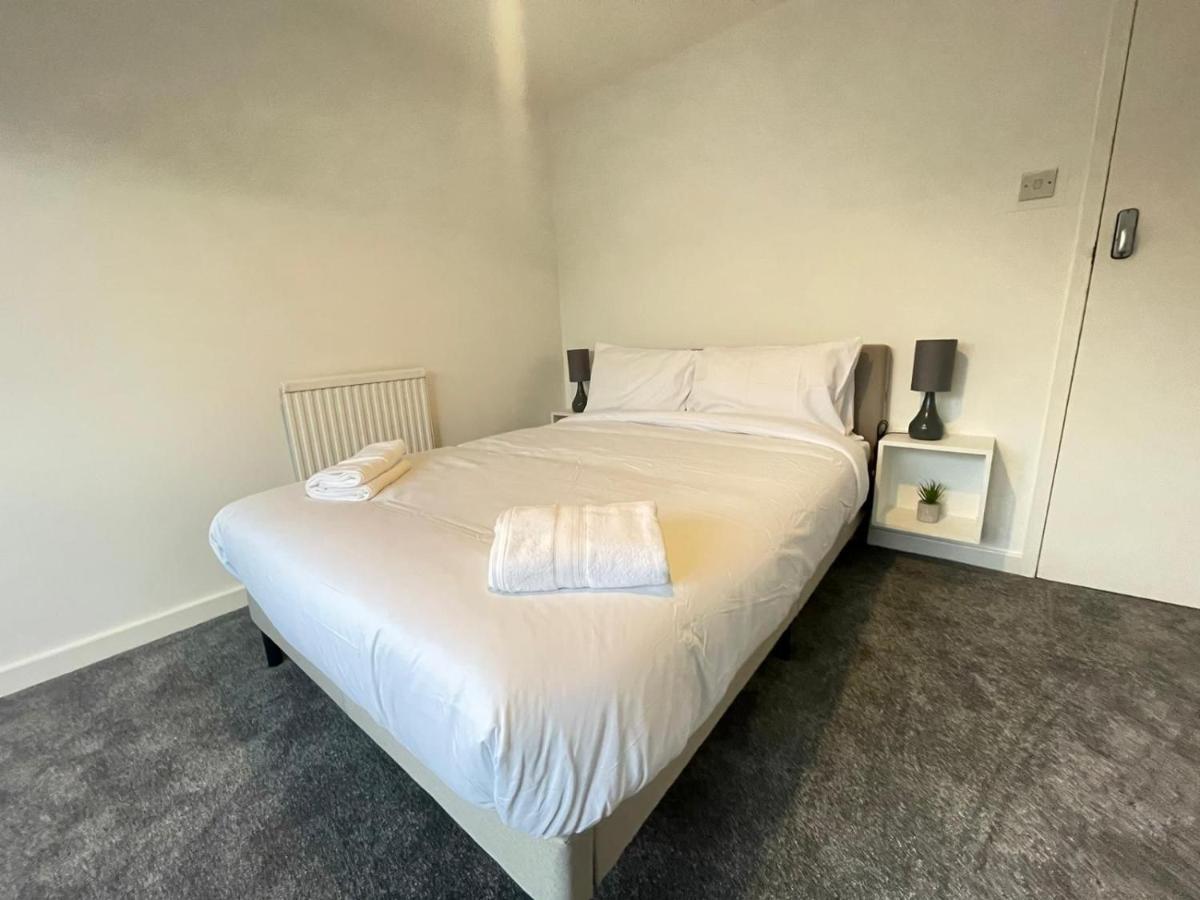 Spacious Bedroom In Beckton London Exterior photo
